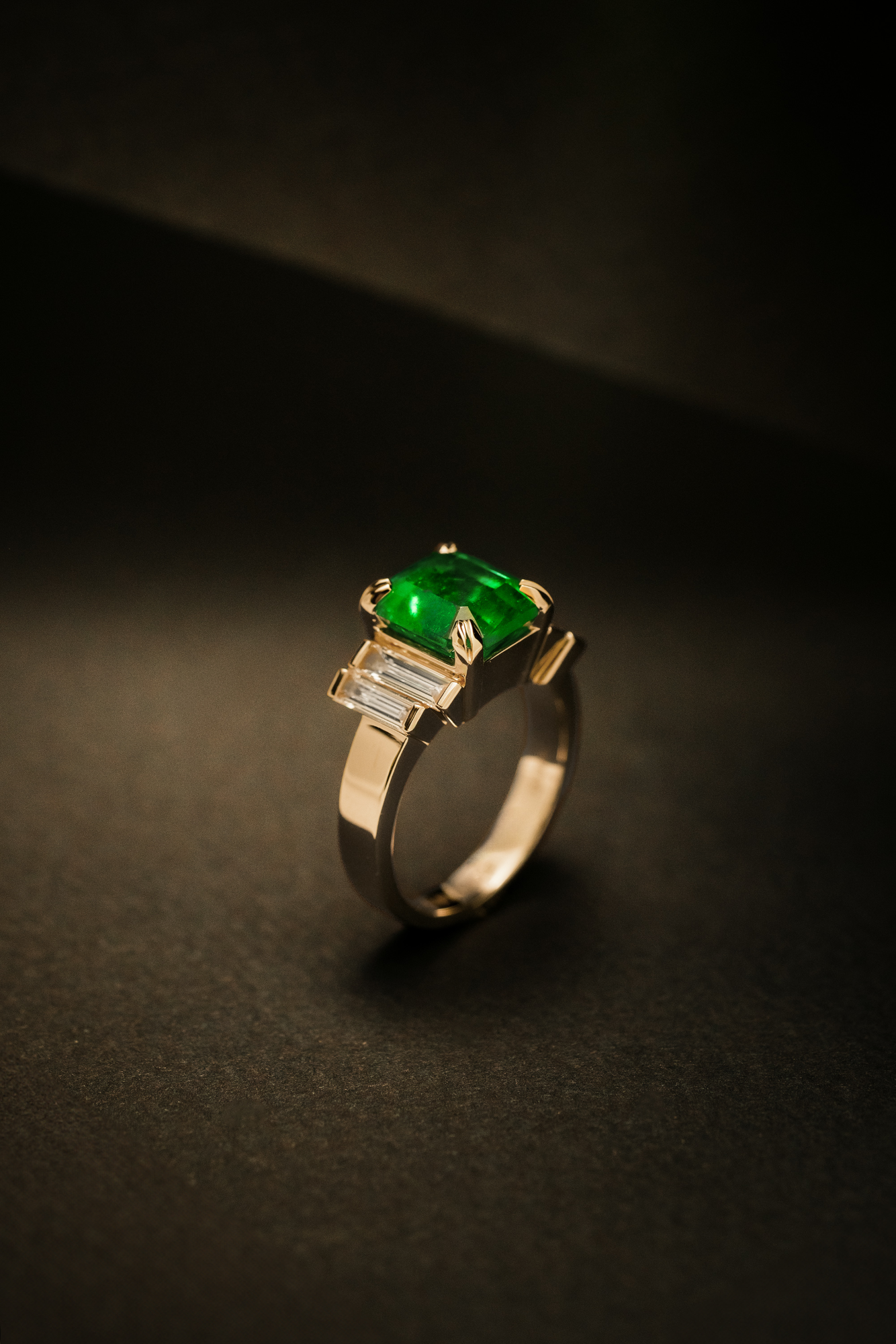 Кольцо с изумрудом 3.19 ct