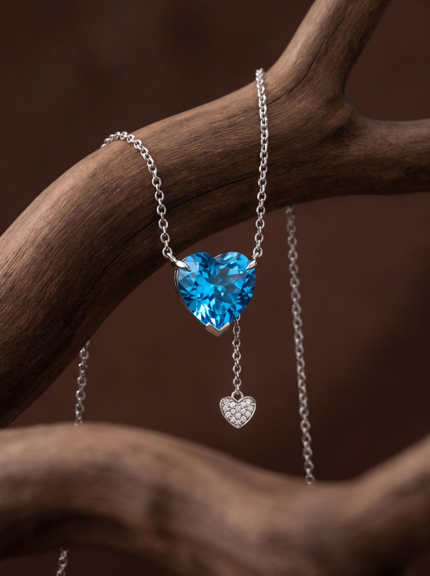Колье с топазом 7.0 ct 